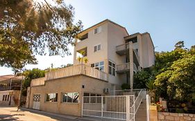 Apartments Madirazza